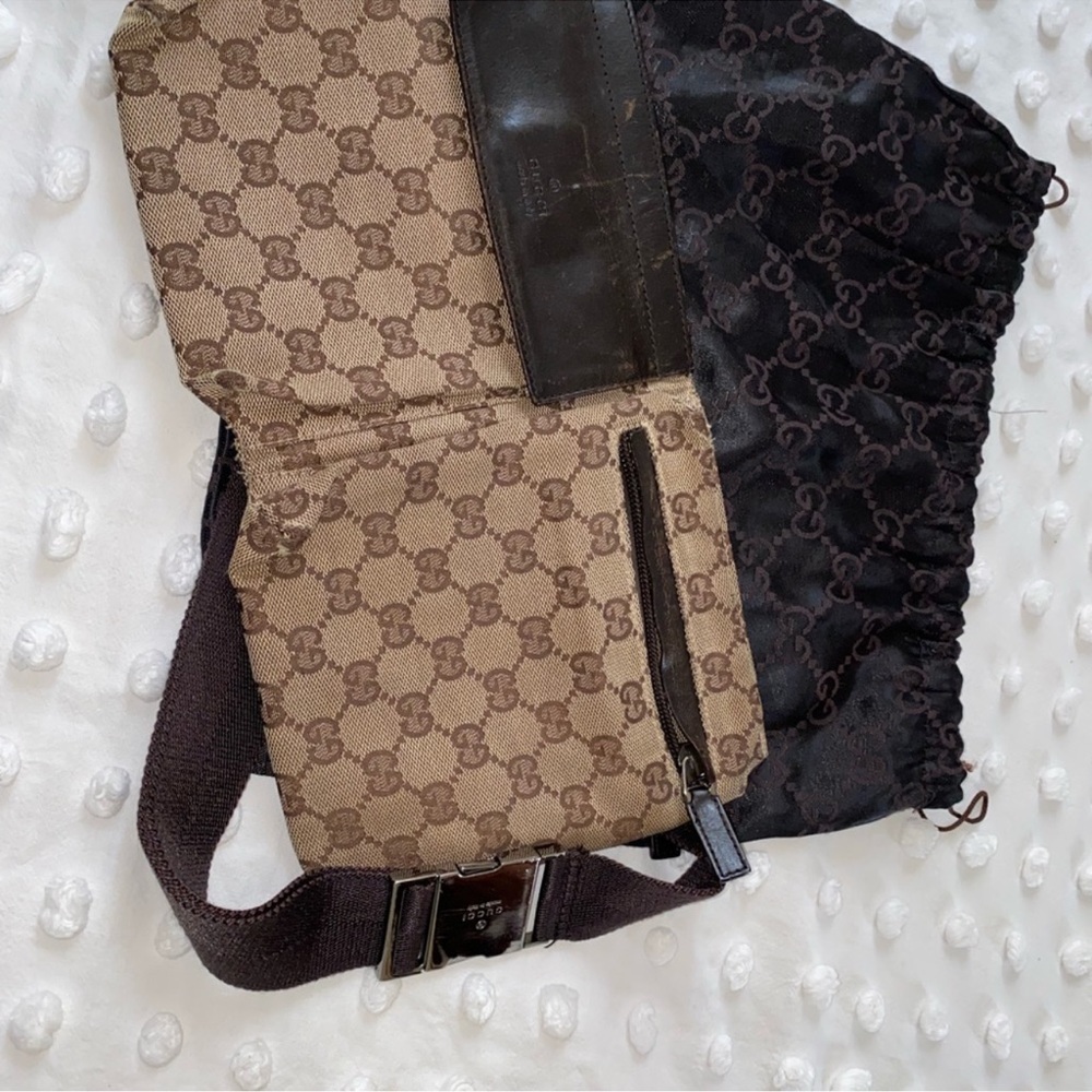 Gucci Beige Monogram Crossbody Bag - Picture 3 of 12